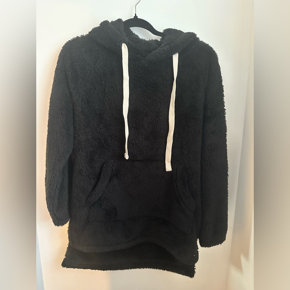 Zenana Outfitters Black Fleece Pullover